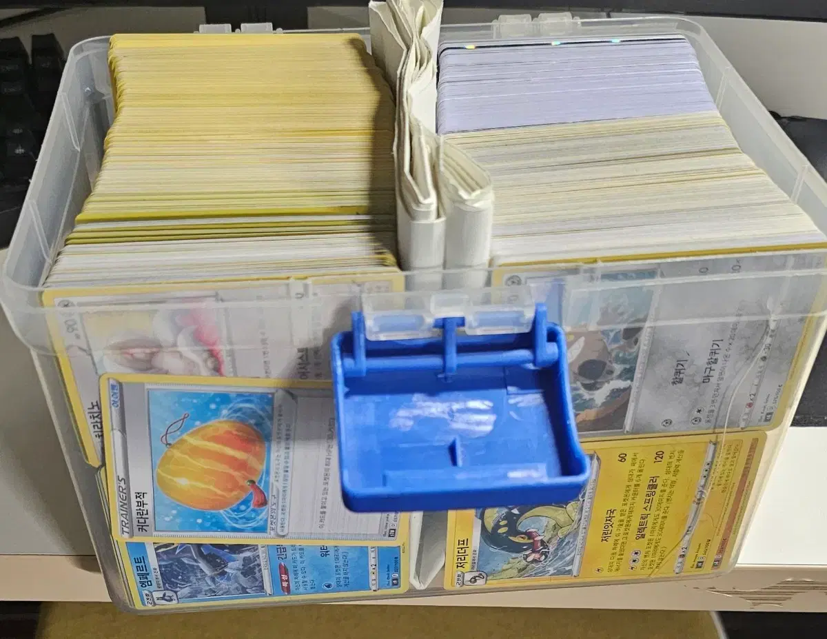 https://media.bunjang.co.kr/product/411544332_1_1780226729_w{res}.jpg
